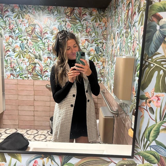 Meet your Posher, Michelle - Picture 1 of 4